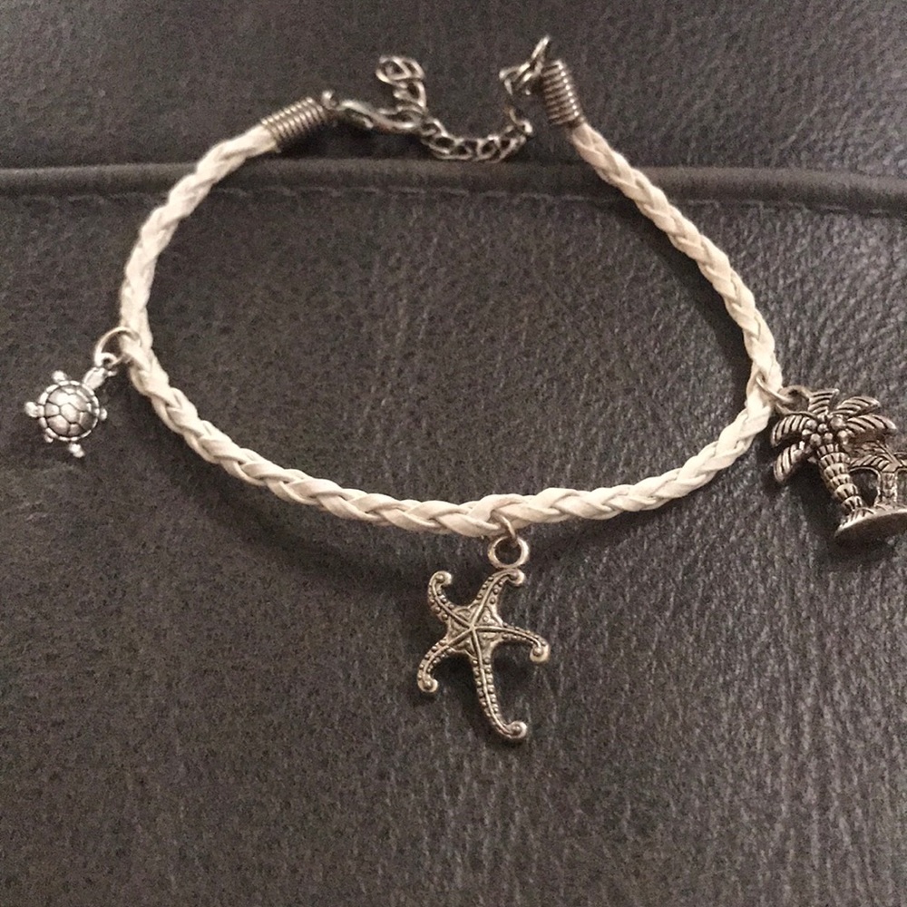 NWOT WHITE BRAIDED WITH SEA CREATURES